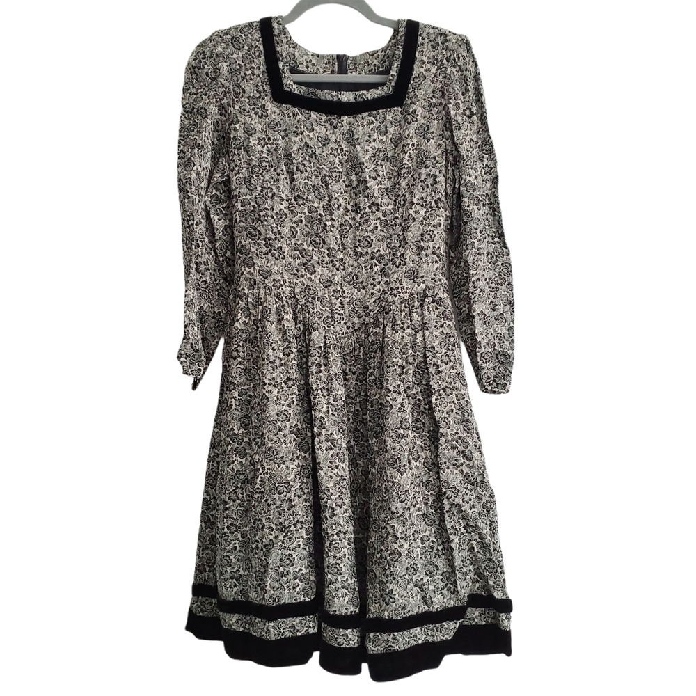 VTG Floral Velvet Trim Long Sleeve Fit Flare Dress